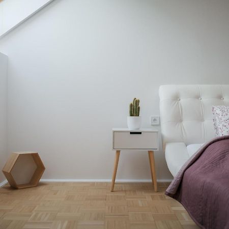 Dot 3 Bdr Apartment With Tyn Cathedral View & Ac Prague Luaran gambar