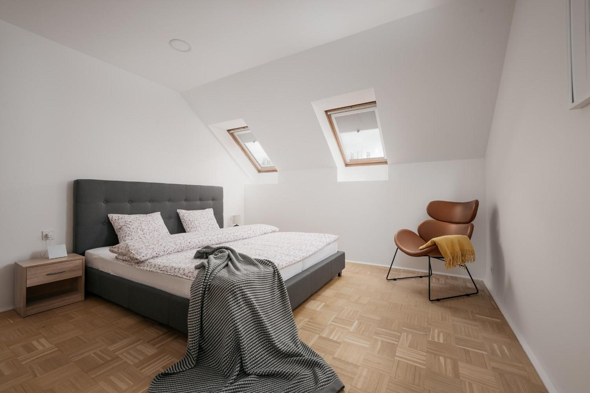 Dot 3 Bdr Apartment With Tyn Cathedral View & Ac Prague Luaran gambar