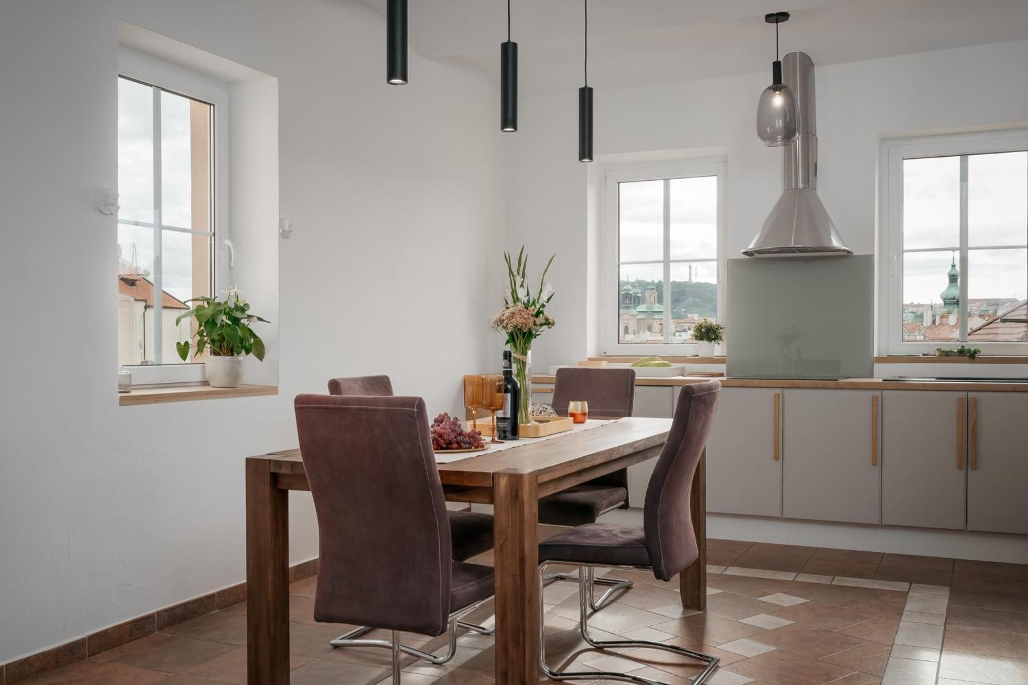 Dot 3 Bdr Apartment With Tyn Cathedral View & Ac Prague Luaran gambar